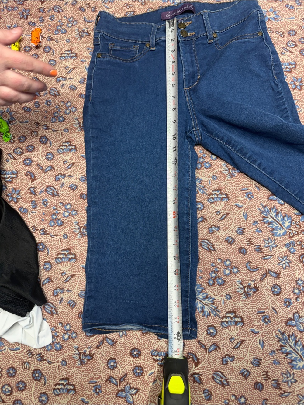 Gloria Vanderbilt Mid-Rise Straight Leg Jeans in Deep Blue - Picture 15 of 15